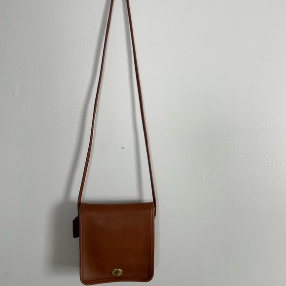 Vintage Coach Companion Flap Bag in brown leather - Picture 3 of 15